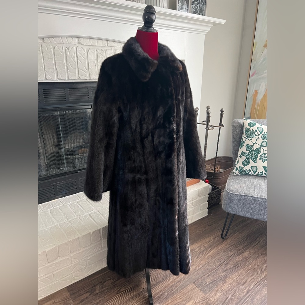 Lowenthal Furriers - Virginia Beach - Real Mink - size 10 - gorgeous!